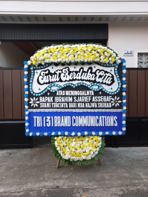 Papan Bunga Duka di Tanah Jawa